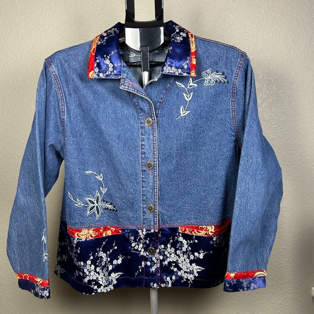 GUC Vintage Women's Chicos Design Denim Jacket - Size 2 (Large)
